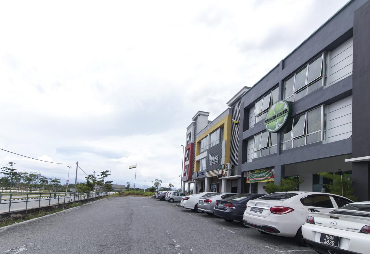 Clover Hotel Ipoh Buitenkant foto
